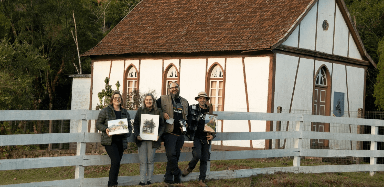 Sicredi tem mostra itinerante que reúne pinturas e fotografias